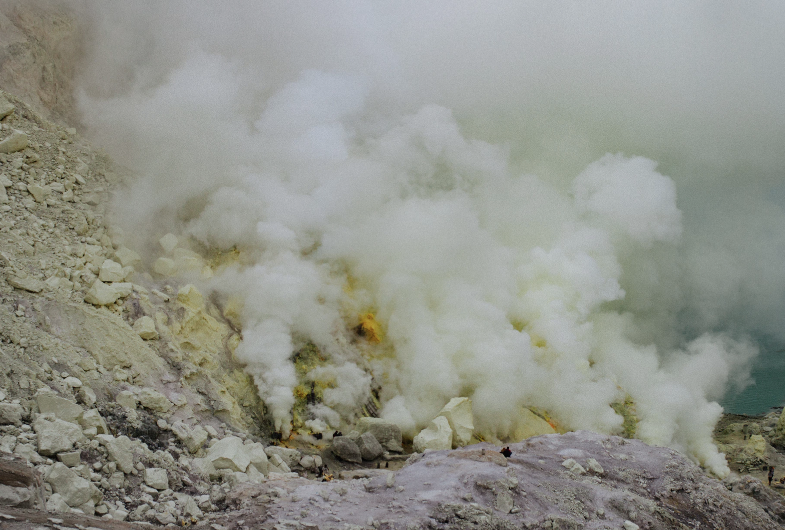 Ijen crater